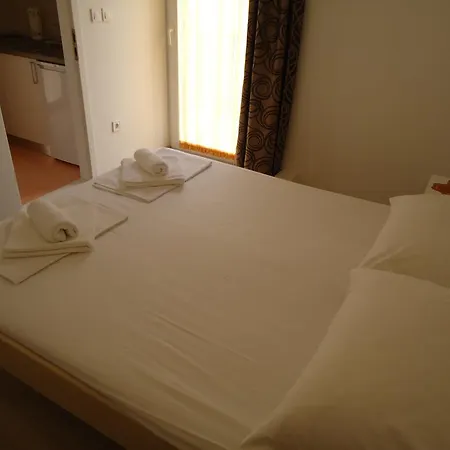 Διαμέρισμα Bobbi *